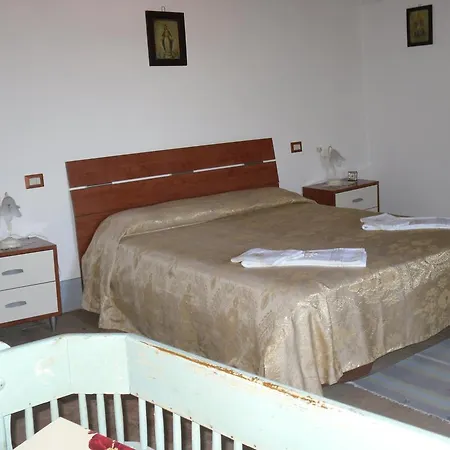 Casale Dei Grilli E Le Cicale بيت للعطل
